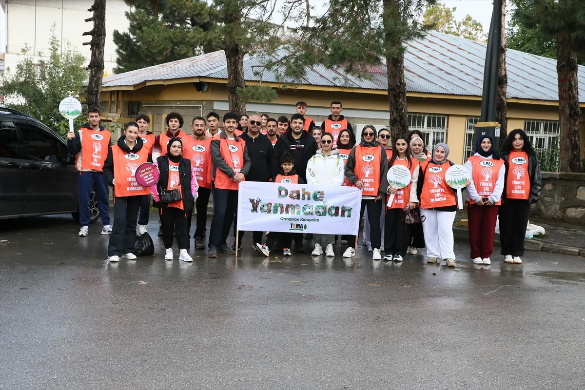 Muş’ta TEMA gönüllülerinden erozyona dikkat çeken yürüyüş Muş’ta TEMA gönüllülerinden erozyona dikkat çeken yürüyüş