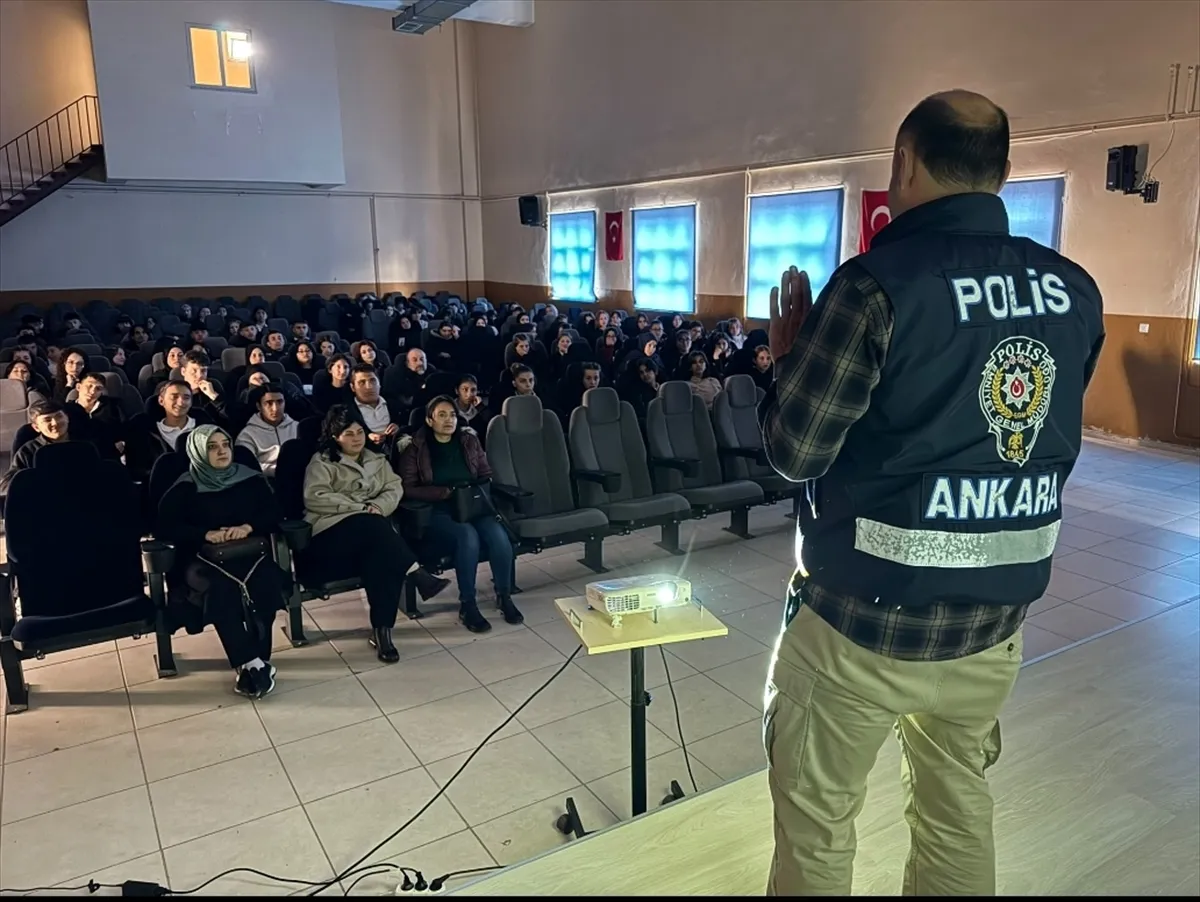 Nallıhan’da öğrencilere siber farkındalık semineri verildi
