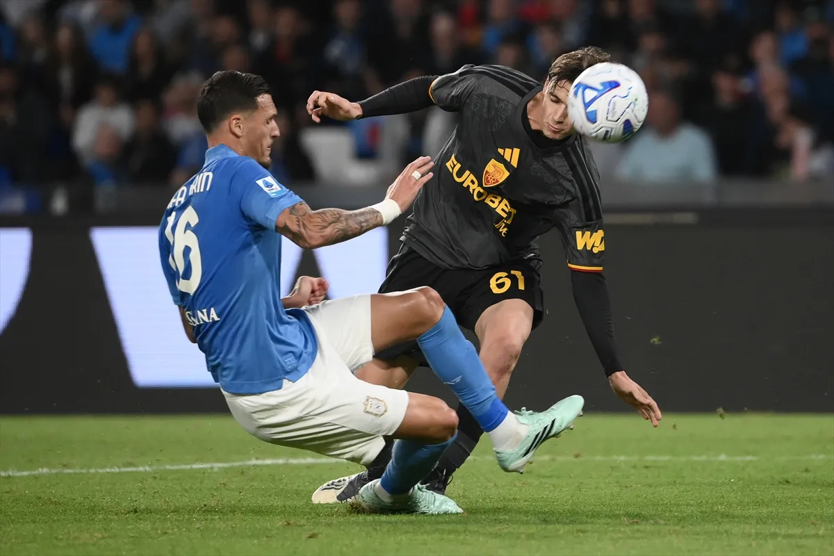 Napoli - Roma maçı Maradona Stadyumu’nda oynandı 6. kare
