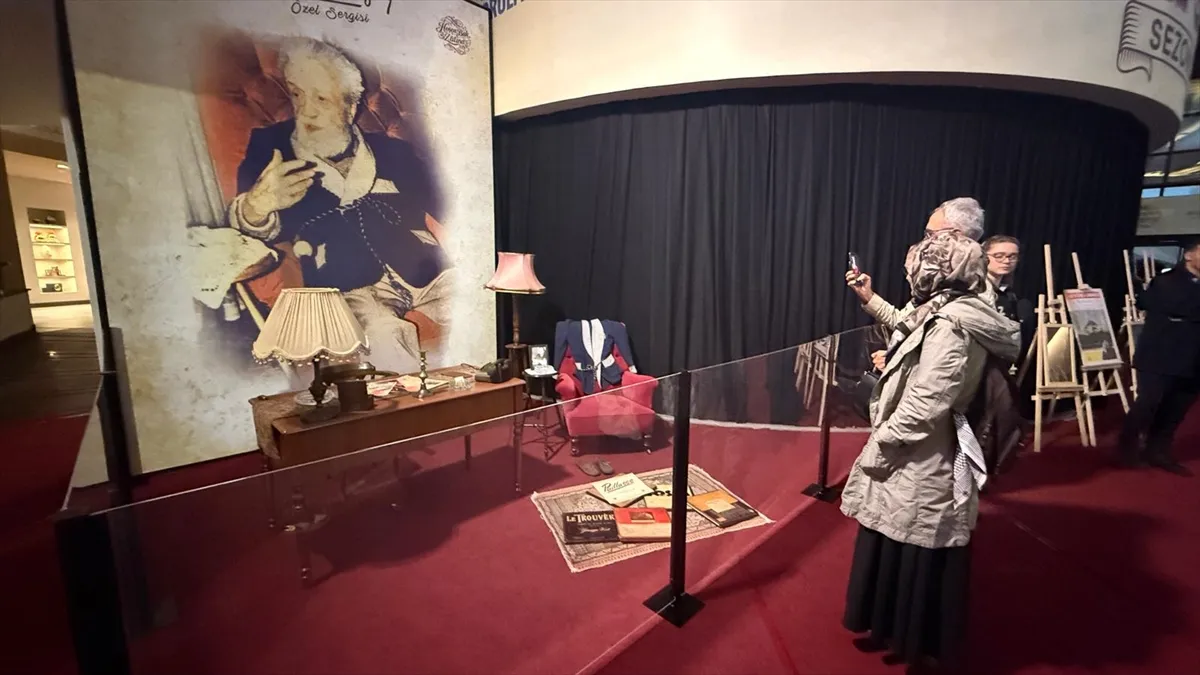 Necip Fazıl Kısakürek’in eserinden uyarlanan film Bursa’da sinemaseverlerle buluştu Necip Fazıl Kısakürek’in eserinden uyarlanan film Bursa’da sinemaseverlerle buluştu