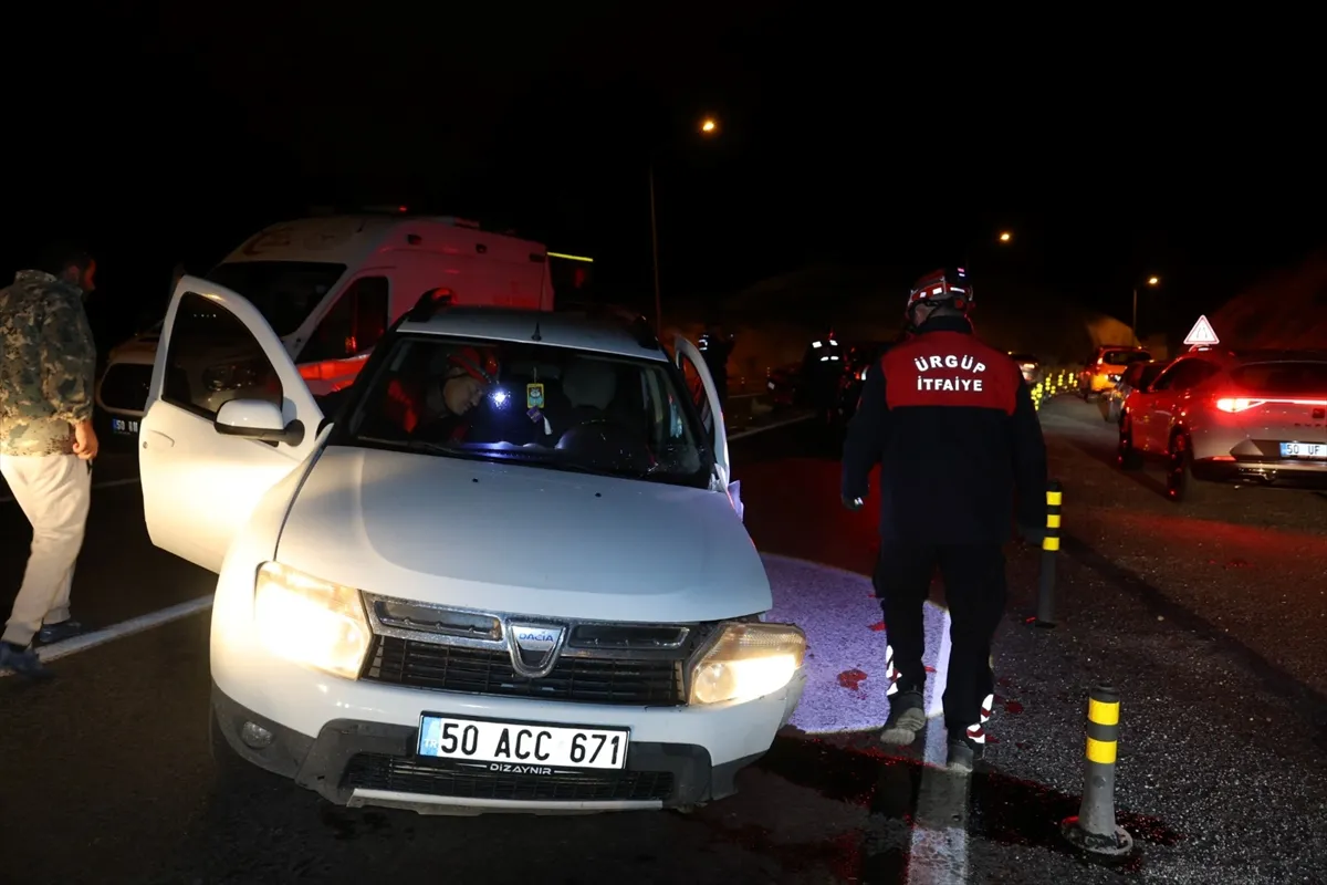 Nevşehir’de iki otomobilin çarpıştığı kazada 3’ü yabancı turist 5 kişi yaralandı