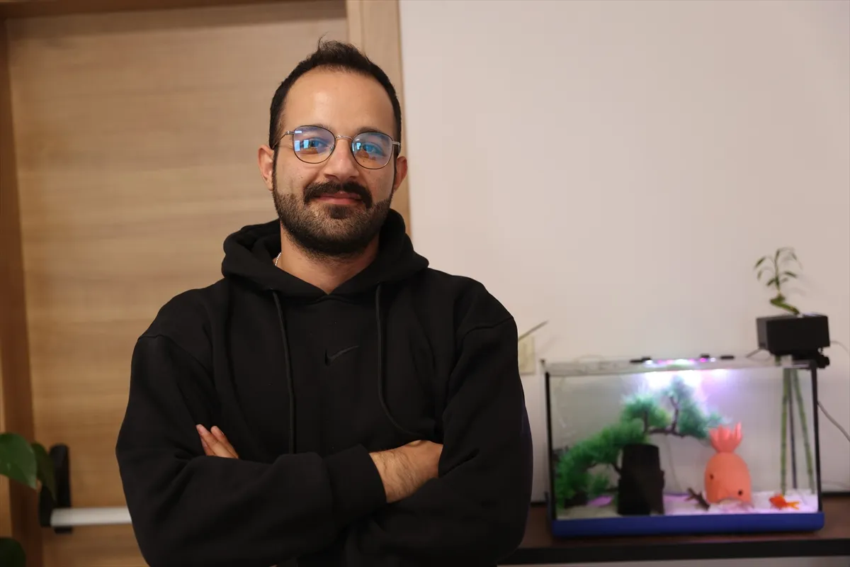 Nevşehirli genç girişimci uzaktan kontrol edilebilen akvaryum sistemi geliştirdi Nevşehirli genç girişimci uzaktan kontrol edilebilen akvaryum sistemi geliştirdi