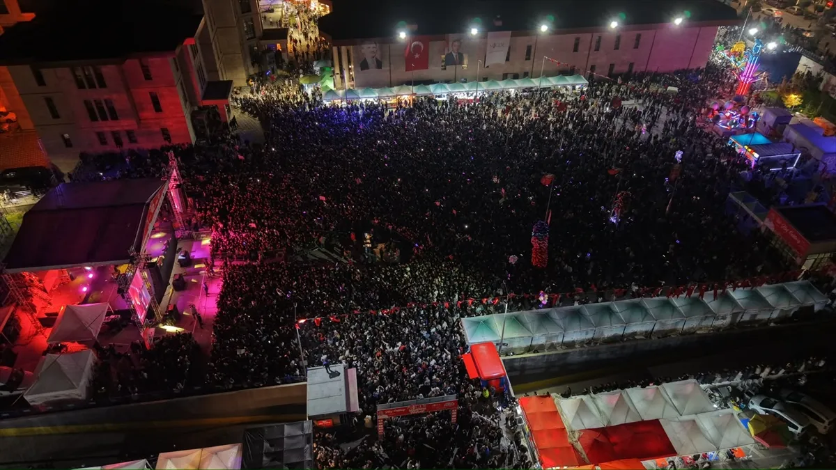 Niğde 6. Gastronomi Festivali’nde Sagopa Kajmer konser verdi