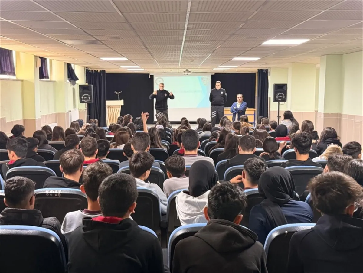 Niğde’de ÇOGEP kapsamında lise öğrencilere eğitim verildi Niğde’de ÇOGEP kapsamında lise öğrencilere eğitim verildi
