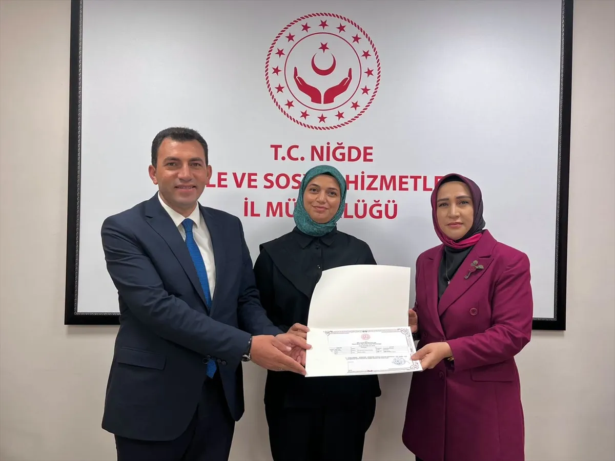 Niğde’de işaret dili kursiyerlerine sertifika verildi Niğde’de işaret dili kursiyerlerine sertifika verildi
