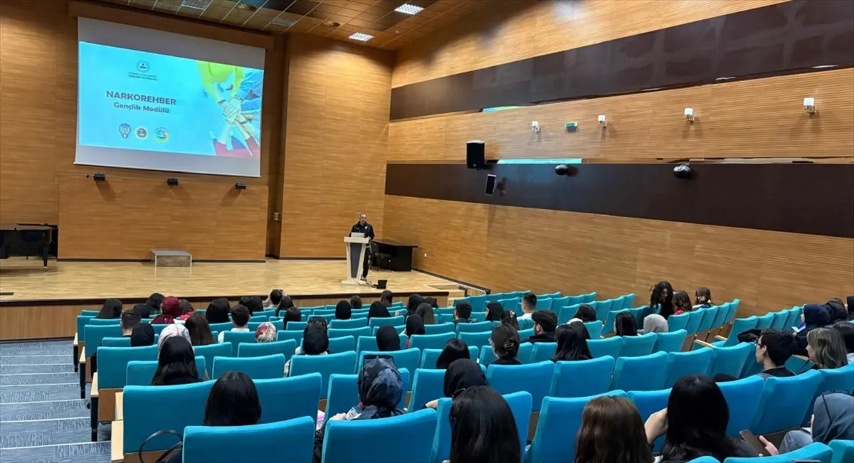Niğde’de Polisten Uyuşturucuyla Mücadelede Bilgilendirme Çalışması Niğde’de Polisten Uyuşturucuyla Mücadelede Bilgilendirme Çalışması