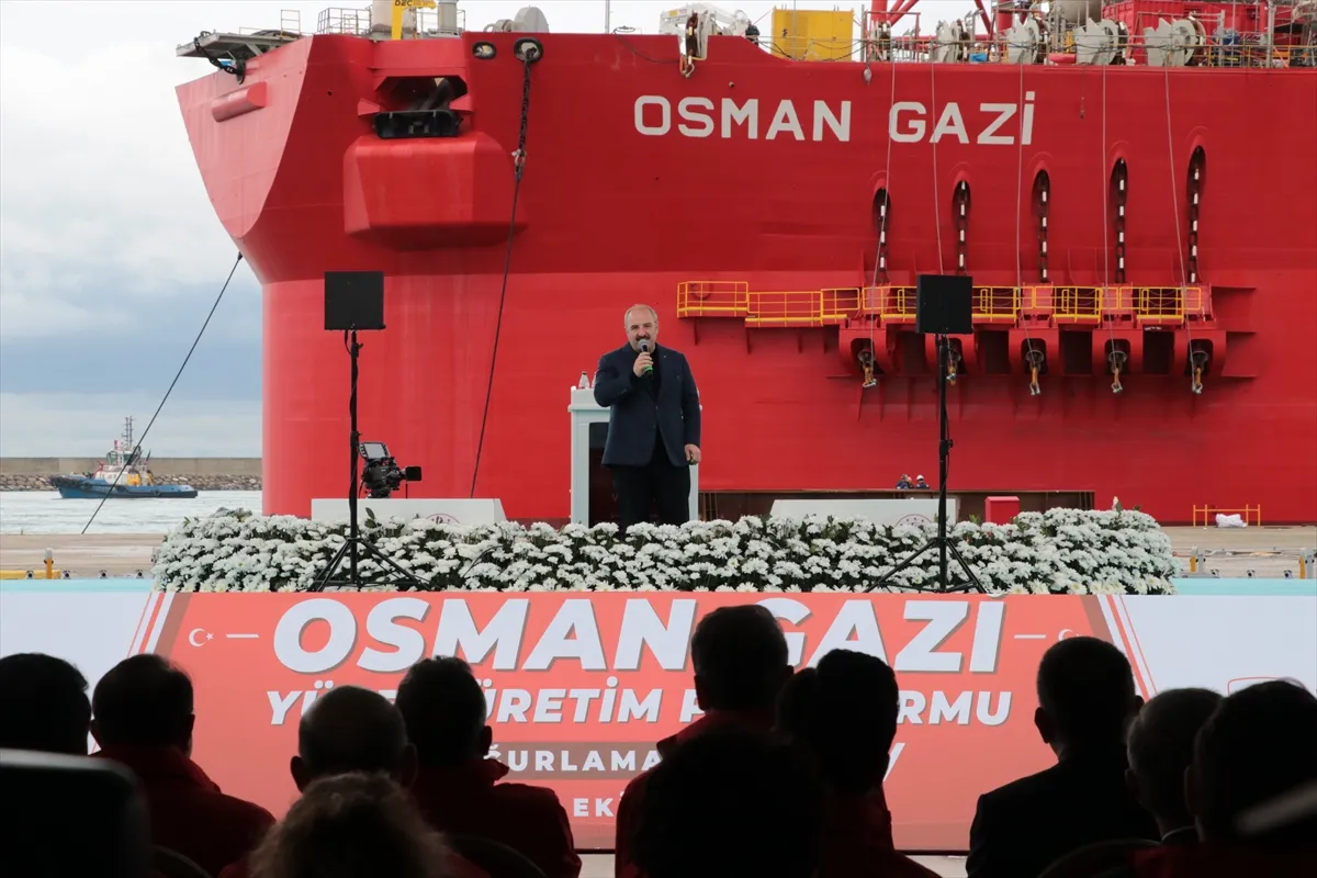 Osman Gazi yüzer platformu Sakarya Gaz Sahası’na uğurlandı Osman Gazi yüzer platformu Sakarya Gaz Sahası’na uğurlandı