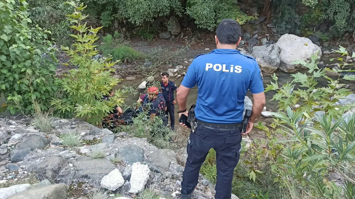 Osmaniye’de dere yatağında erkek cesedi bulundu Osmaniye’de dere yatağında erkek cesedi bulundu