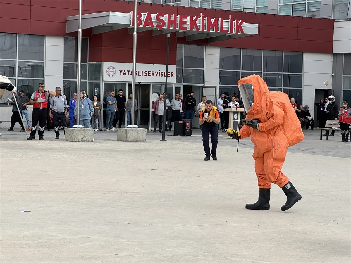 Osmaniye’de hastanede bombalı saldırı ve yangın tatbikatı Osmaniye’de hastanede bombalı saldırı ve yangın tatbikatı