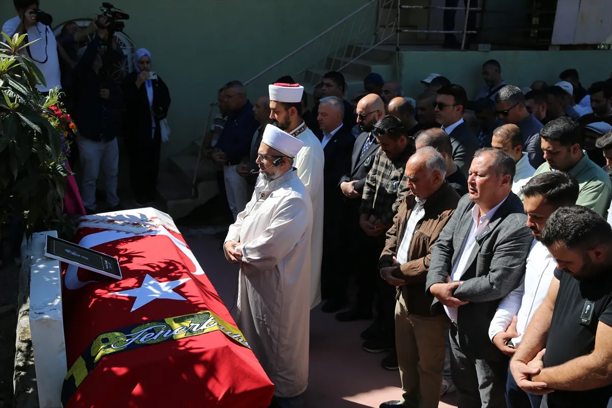 Portekiz’de hayatını kaybeden üniversite öğrencisi Aydın’da toprağa verildi Portekiz’de hayatını kaybeden üniversite öğrencisi Aydın’da toprağa verildi