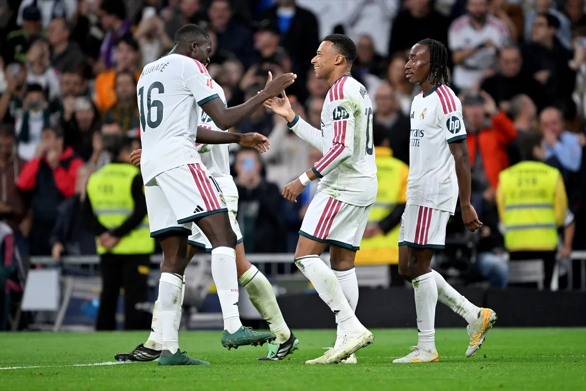 La Liga 9. Hafta: Real Madrid - Sevilla Bernabeu’de 2. kare