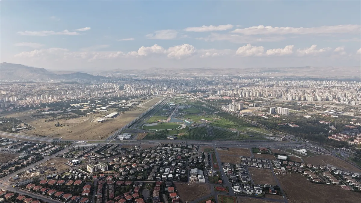 Recep Tayyip Erdoğan Millet Bahçesi’nin çevresine 900 araç kapasiteli yeni otopark açıldı Recep Tayyip Erdoğan Millet Bahçesi’nin çevresine 900 araç kapasiteli yeni otopark açıldı