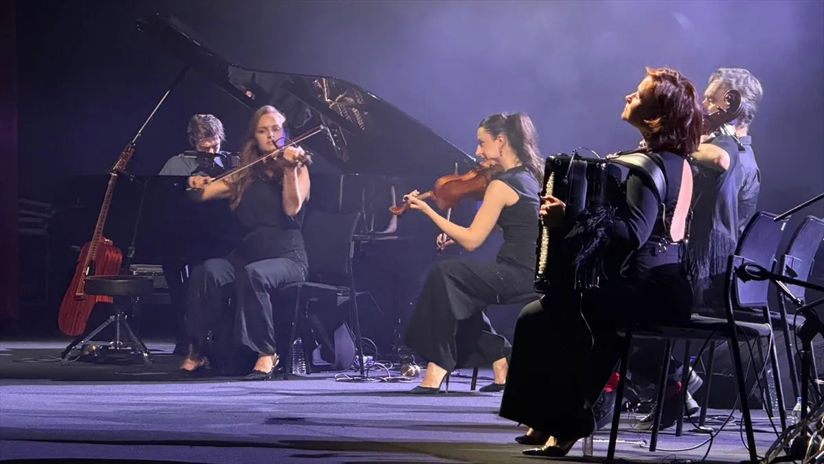 Rus müzisyen Evgeny Grinko Bursa’da konser verdi Rus müzisyen Evgeny Grinko Bursa’da konser verdi