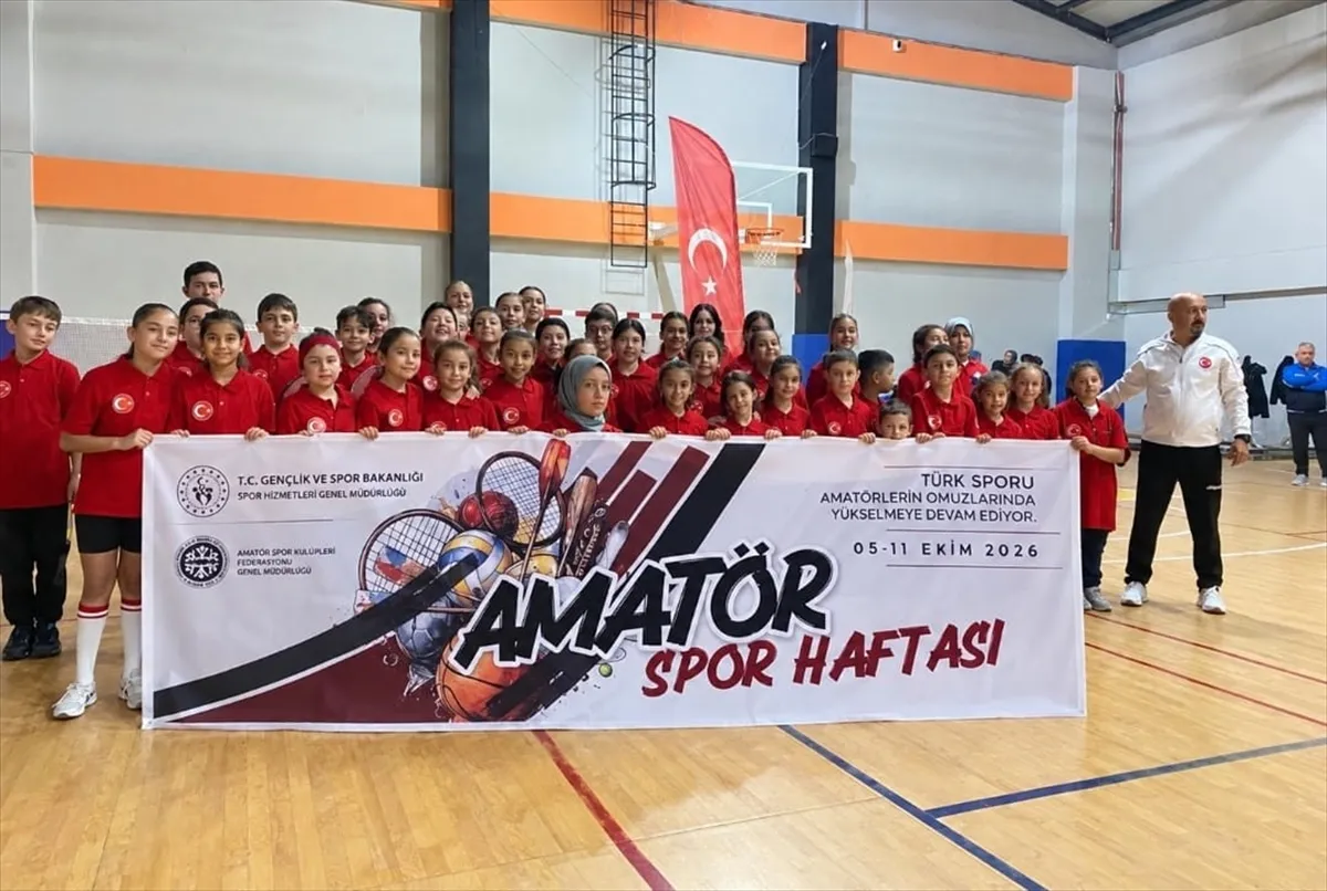 Şabanözü’nde Amatör Spor Haftası’nda aileler badminton turnuvasında buluştu