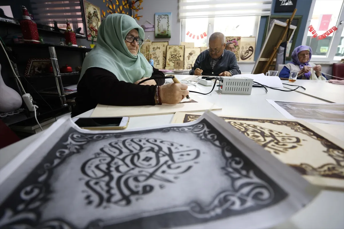 Sakarya’da huzurevi sakinleri sanat ve sporla vakit geçiriyor Sakarya’da huzurevi sakinleri sanat ve sporla vakit geçiriyor