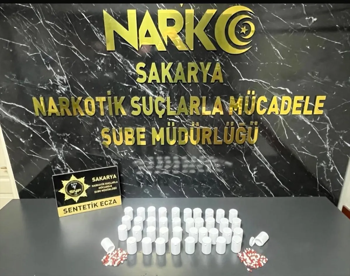 Sakarya’da Sokaklar Güvende operasyonunda yakalanan 3 zanlı tutuklandı Sakarya’da Sokaklar Güvende operasyonunda yakalanan 3 zanlı tutuklandı