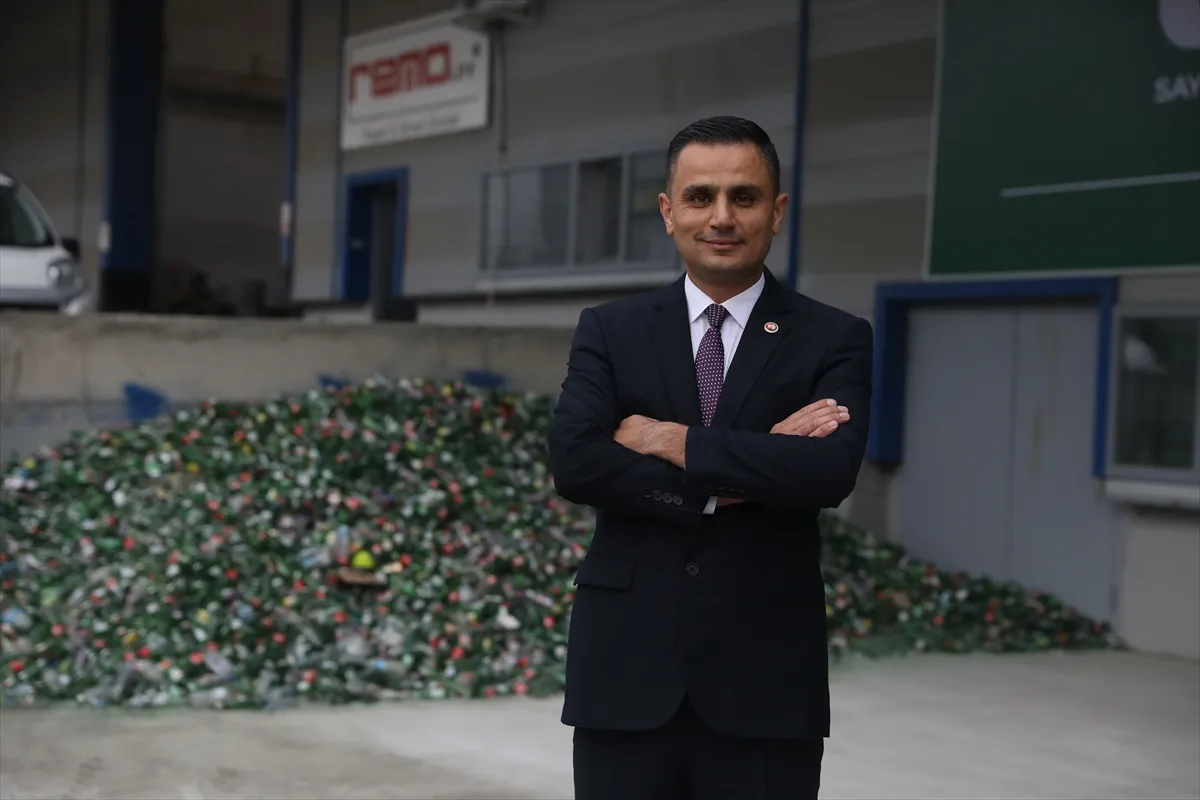 Samsun’da bir kişi 3,5 ayda 100 bin ambalaj biriktirdi Samsun’da bir kişi 3,5 ayda 100 bin ambalaj biriktirdi