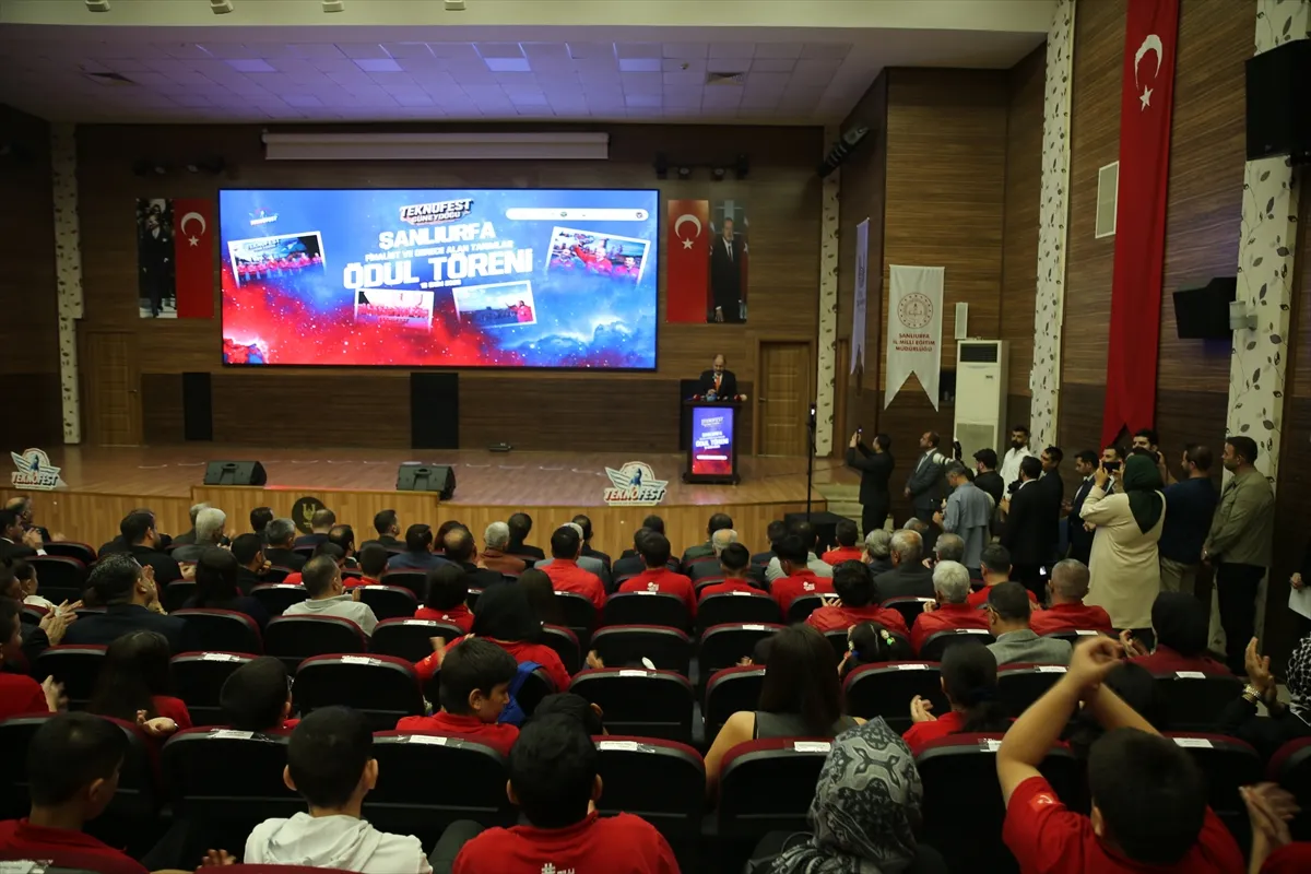 Şanlıurfa’da TEKNOFEST Güneydoğu’da finale yükselen takımlar ödüllendirildi Şanlıurfa’da TEKNOFEST Güneydoğu’da finale yükselen takımlar ödüllendirildi