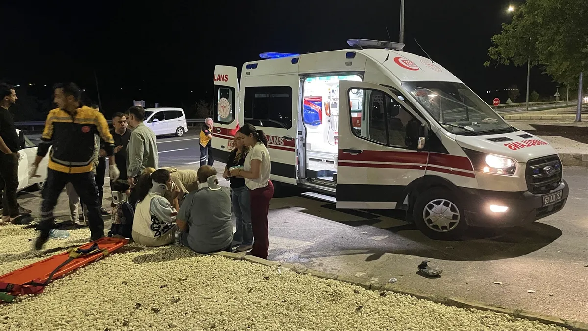 Şanlıurfa’da trafik kazasında 4 kişi yaralandı Şanlıurfa’da trafik kazasında 4 kişi yaralandı