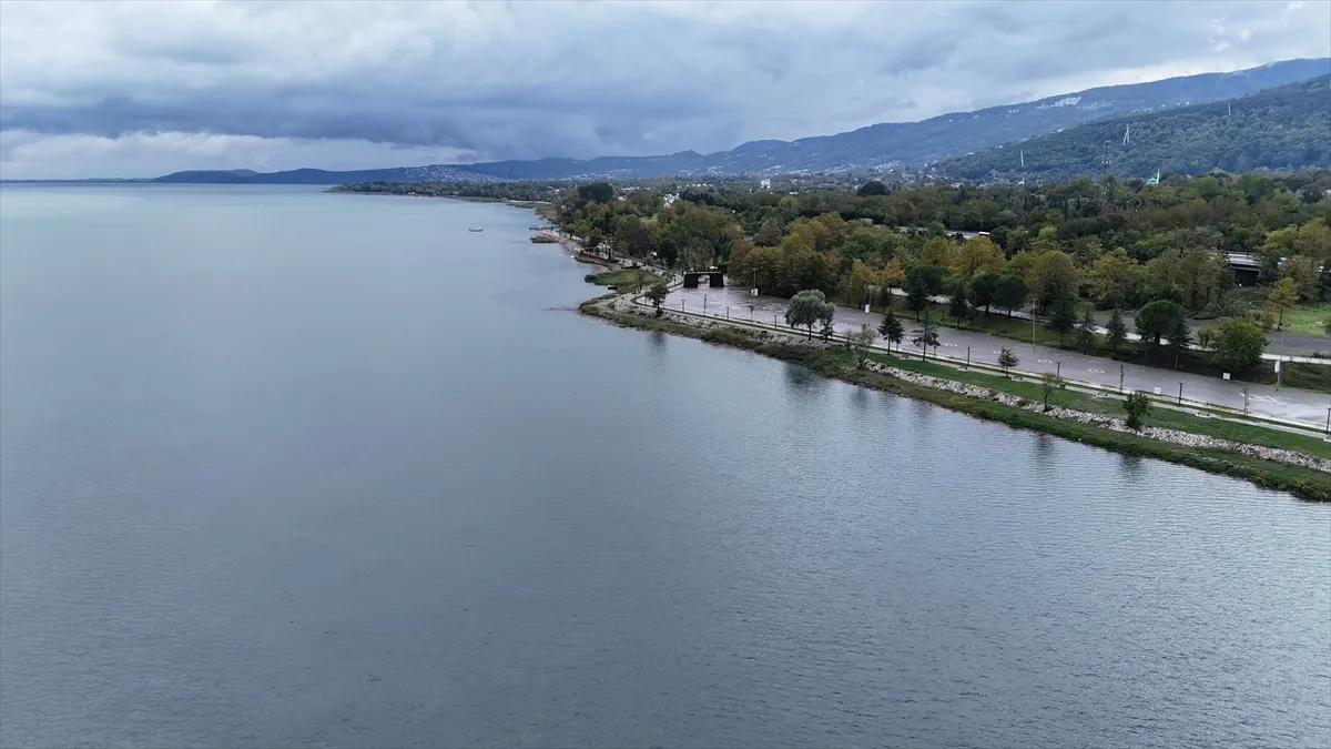 Sapanca Gölü’nde su seviyesi son yağışlarla 34 santimetre yükselerek 30,23 metreye ulaştı Sapanca Gölü’nde su seviyesi son yağışlarla 34 santimetre yükselerek 30,23 metreye ulaştı