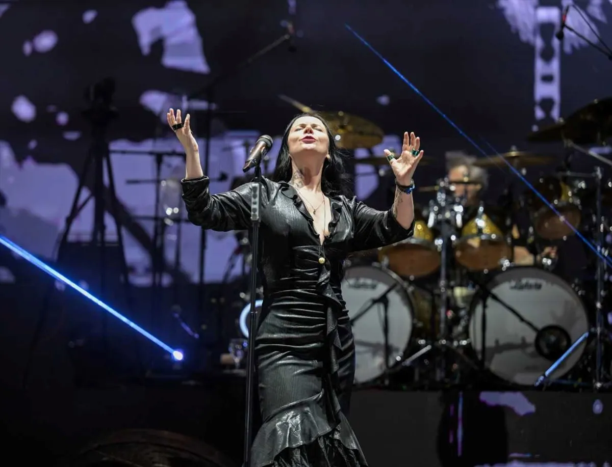 Şebnem Ferah Antalya’da konser verdi Şebnem Ferah Antalya’da konser verdi