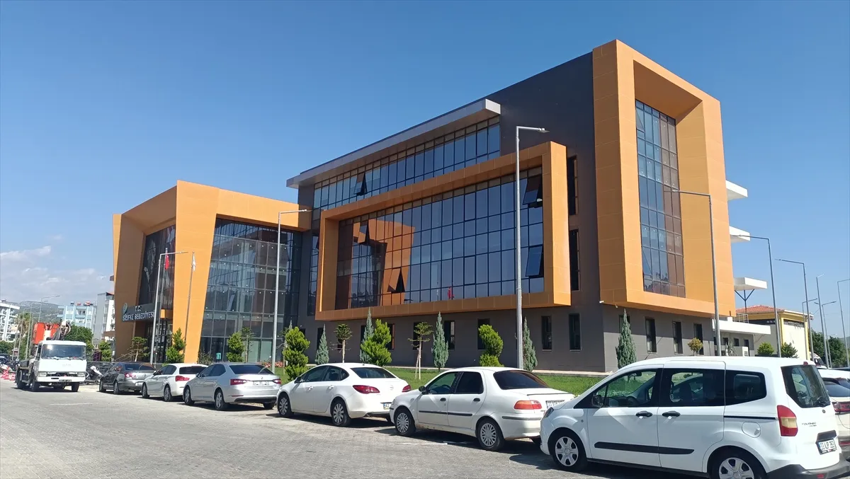 Silifke Belediyesine yönelik operasyonda gözaltına alınan 7 zanlıdan 3’ü tutuklandı (GÜNCELLEME)
