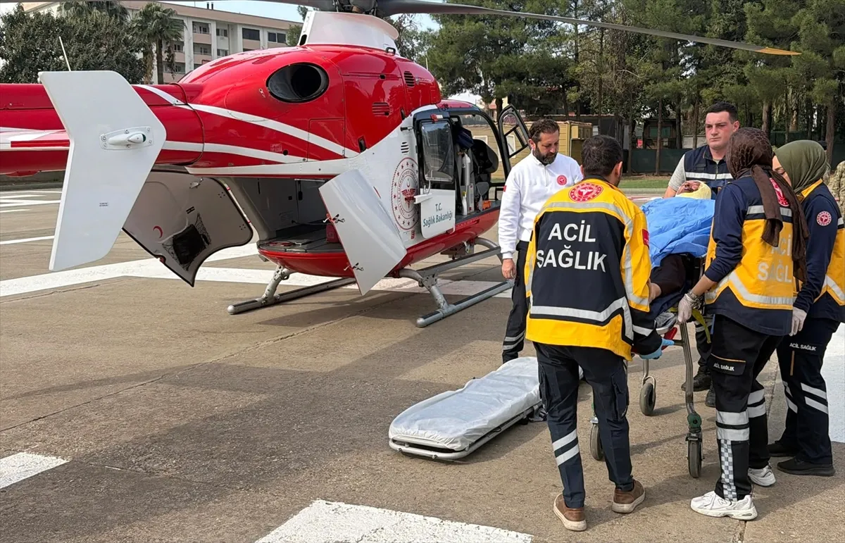 Silopi’de yanık oluşan hasta helikopterle Diyarbakır’a sevk edildi Silopi’de yanık oluşan hasta helikopterle Diyarbakır’a sevk edildi