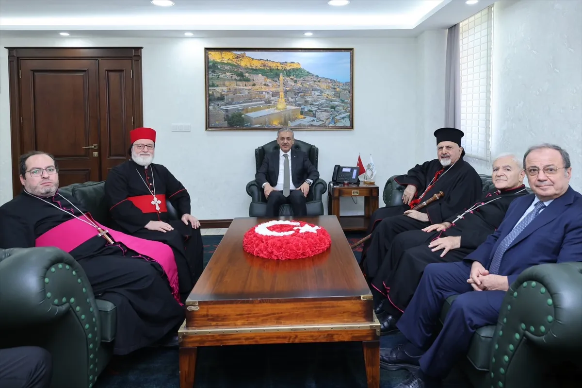 Süryani Katolik Patriği Mor İğnatious Younan, Mardin Valiliğini ziyaret etti Süryani Katolik Patriği Mor İğnatious Younan, Mardin Valiliğini ziyaret etti
