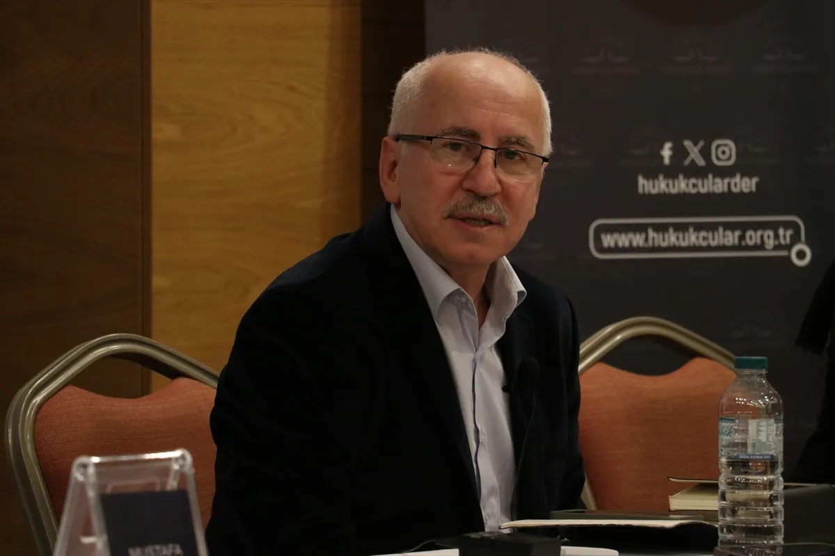 Trabzon’da "Terörsüz Türkiye ve Hukuk Buluşmaları" paneli düzenlendi 3. kare