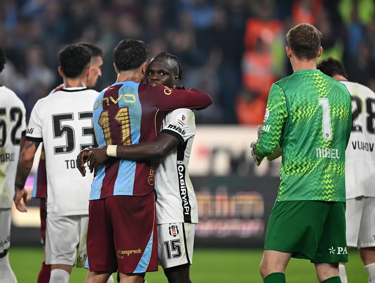Trabzonspor - Beşiktaş Papara Park’ta Karşı Karşıya Geldi 3. kare