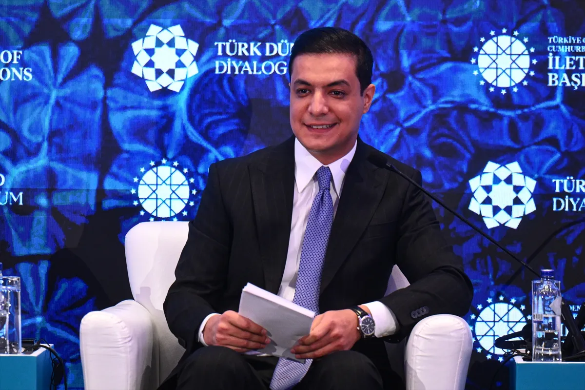 "Türk Dünyası Diyalog Forumu" kapsamında "Küresel Dönüşüm Çağında Türk Dünyasının Jeopolitik Rolü" Paneli düzenlendi "Türk Dünyası Diyalog Forumu" kapsamında "Küresel Dönüşüm Çağında Türk Dünyasının Jeopolitik Rolü" Paneli düzenlendi