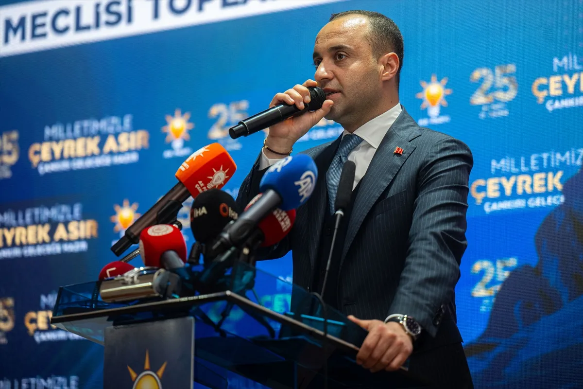 Ulaştırma ve Altyapı Bakanı Uraloğlu, Çankırı’da AK Parti İl Danışma Meclisi Toplantısı’nda konuştu