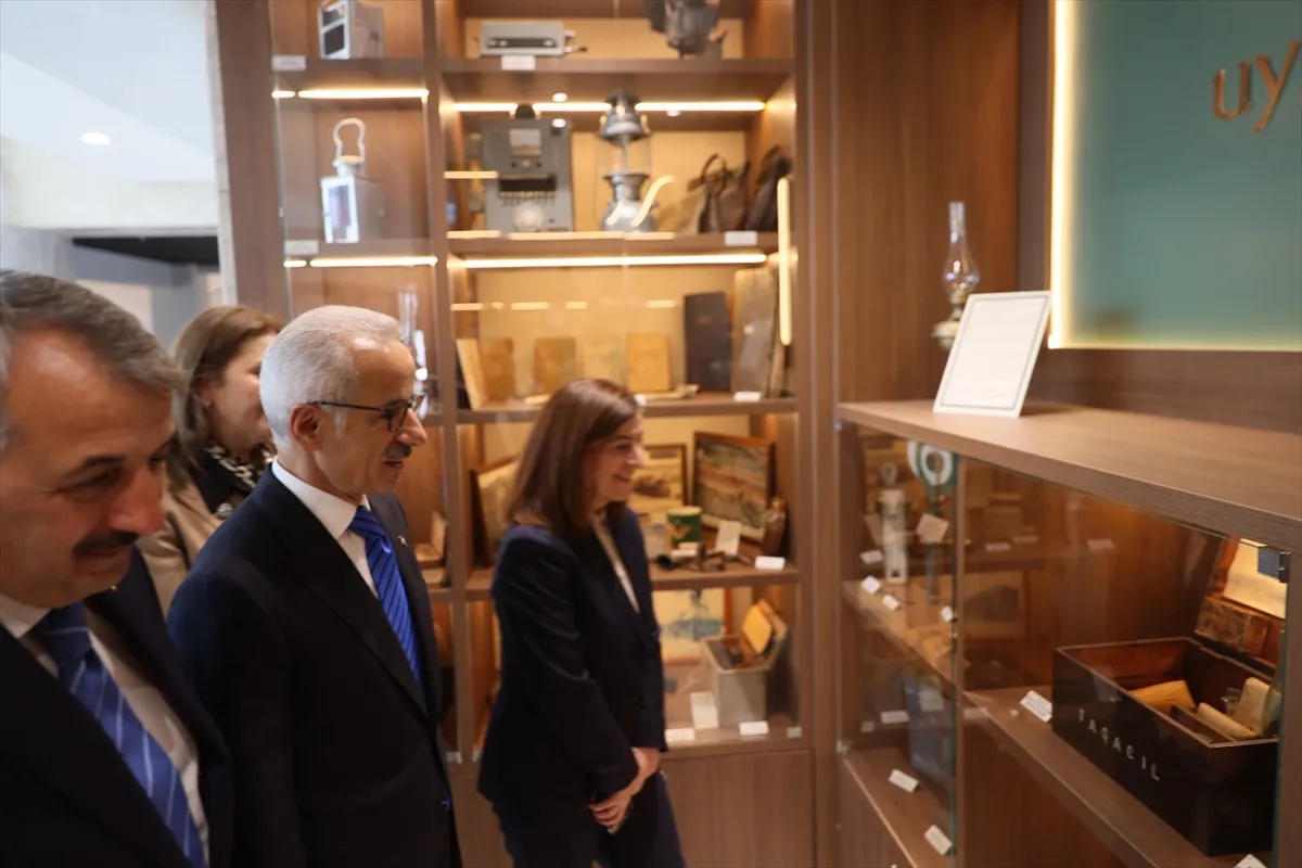 Ulaştırma ve Altyapı Bakanı Uraloğlu, yeni Edirne Garı’nı inceledi Ulaştırma ve Altyapı Bakanı Uraloğlu, yeni Edirne Garı’nı inceledi