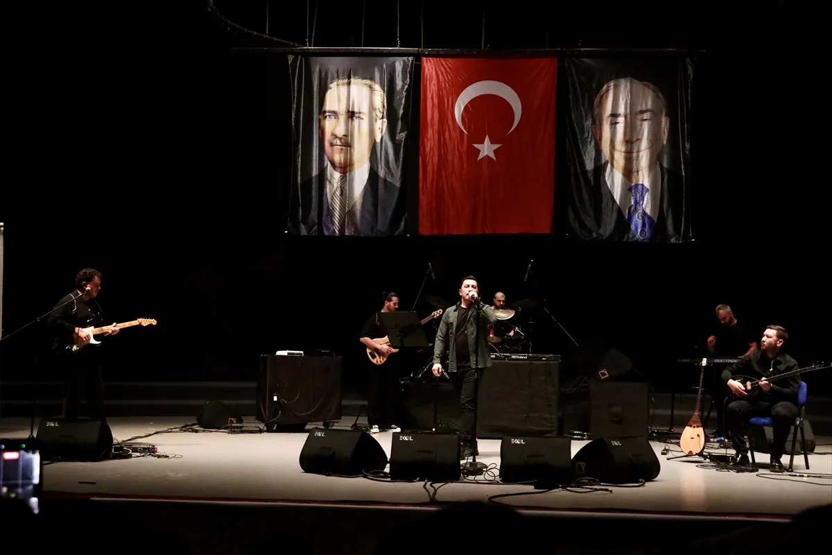 Ülkü Ocakları Eğitim ve Kültür Vakfı Genel Başkanı Yıldırım, "Maziden Atiye 40. Yıl" programında konuştu 3. kare