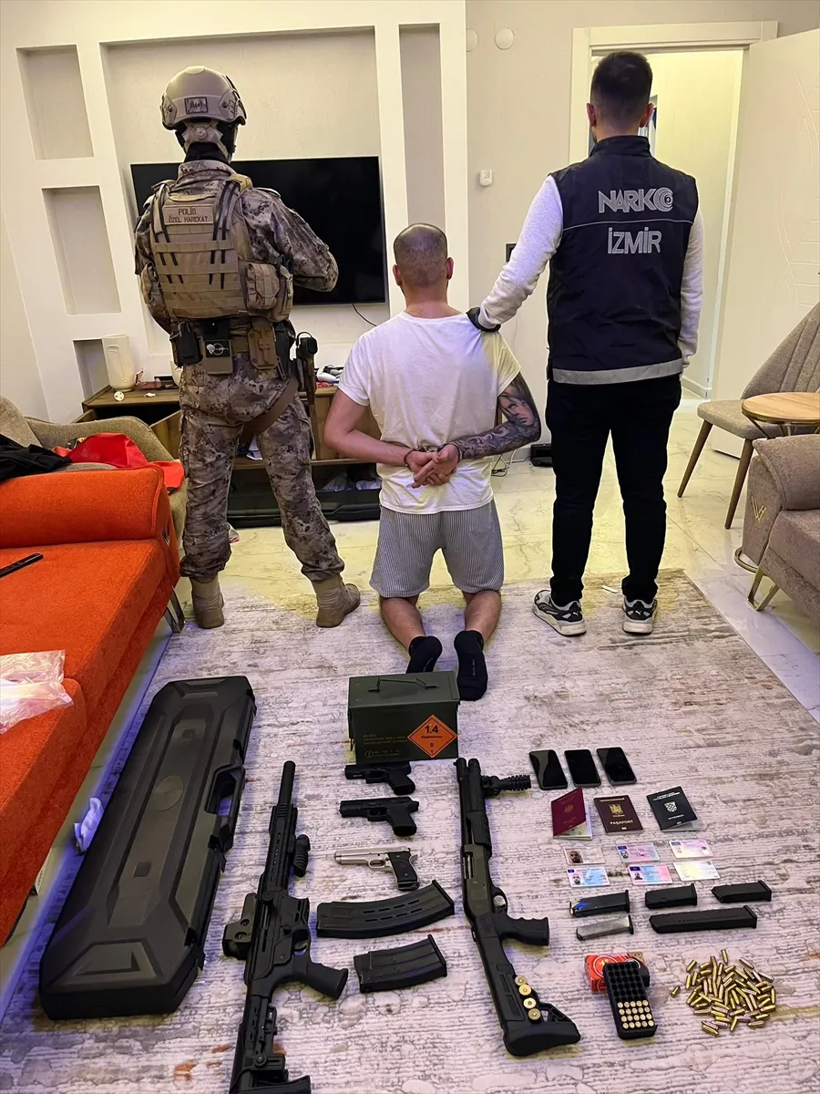 Uyuşturucu ve tehditten aranan şüpheli İzmir’de yakalandı