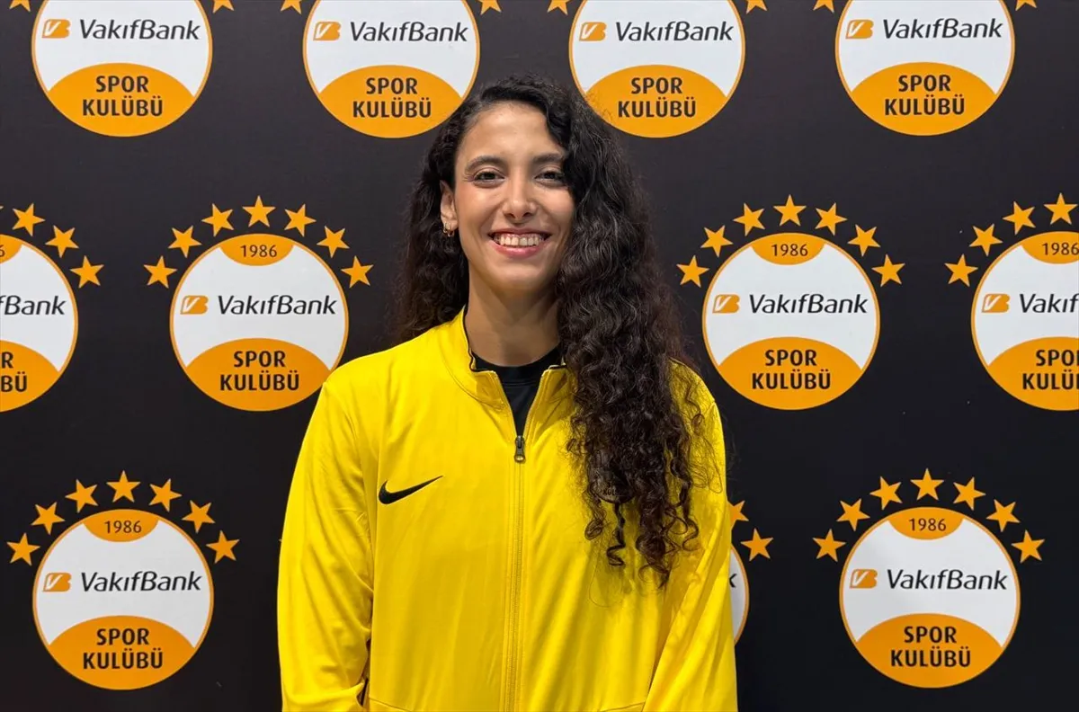 VakıfBanklı voleybolcu Deniz Uyanık, bu sene ilkleri yaşadığı için mutlu VakıfBanklı voleybolcu Deniz Uyanık, bu sene ilkleri yaşadığı için mutlu