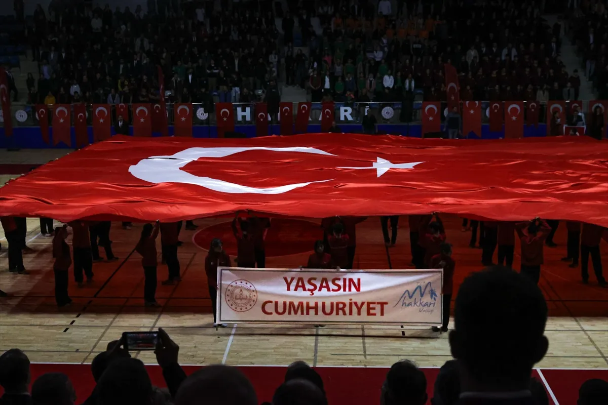 Van ve çevre illerde Cumhuriyet’in 103. yılı törenlerle kutlandı