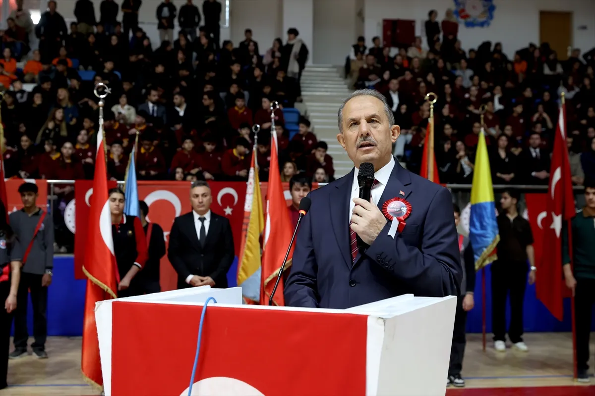 Van ve çevre illerde Cumhuriyet’in 103. yılı törenlerle kutlandı