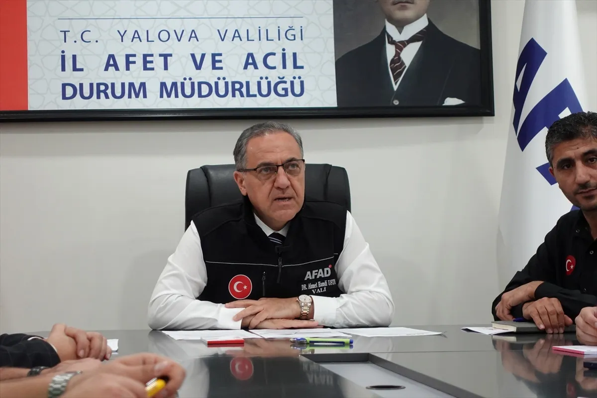 Yalova Valisi Usta, kentteki sağanağa ilişkin son durumu değerlendirdi Yalova Valisi Usta, kentteki sağanağa ilişkin son durumu değerlendirdi