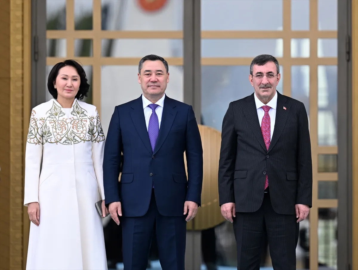 Yılmaz, TDT Zirvesi liderlerini Külliyede karşıladı