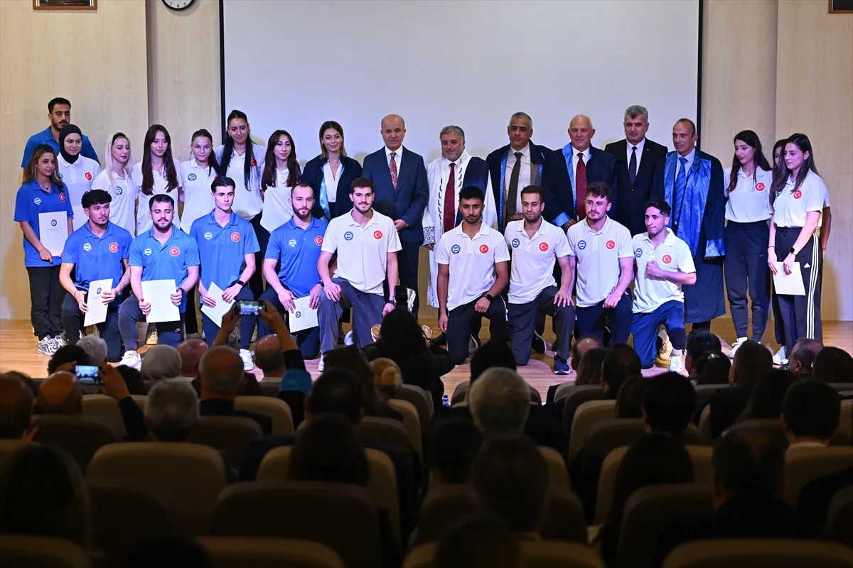 YÖK Başkanı Özvar, Marmara Üniversitesinin akademik yıl açılış töreninde konuştu 4. kare