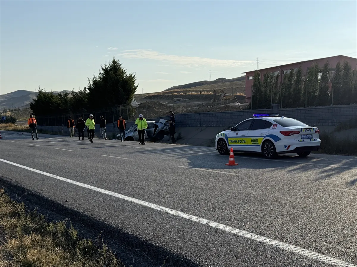 Yozgat’ta devrilen otomobildeki 3 kişi yaralandı