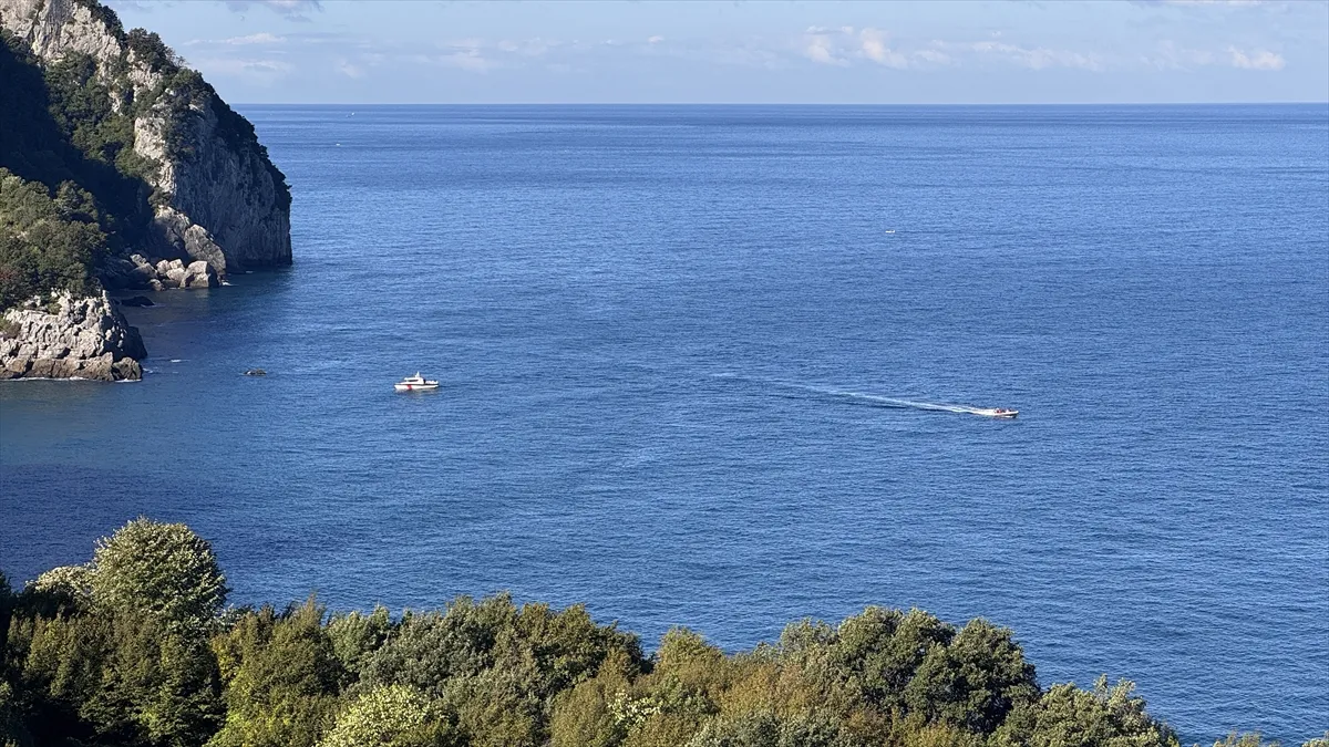 Zonguldak’ta balık avında kaybolan kişiyi arama çalışmaları sürüyor Zonguldak’ta balık avında kaybolan kişiyi arama çalışmaları sürüyor