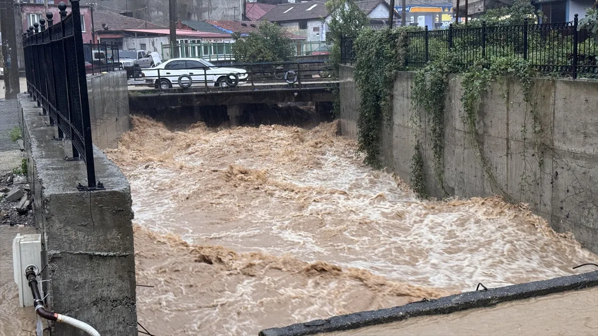 Zonguldak’ta sağanak etkili oldu Zonguldak’ta sağanak etkili oldu