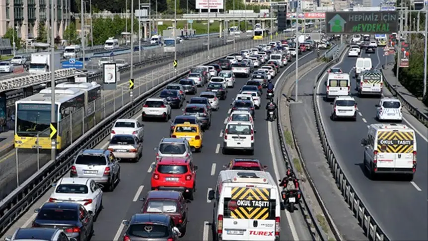 Başakşehir’de trafik akışını engelleyen 2 sürücüye 384 bin 712 lira ceza Başakşehir’de trafik akışını engelleyen 2 sürücüye 384 bin 712 lira ceza