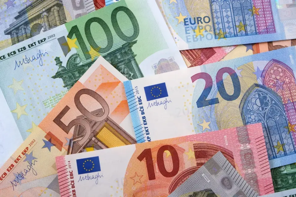 EUR/TL akşam kapanışı: Euro 55,3150 TL (01.10.2026) EUR/TL akşam kapanışı: Euro 55,3150 TL (01.10.2026)