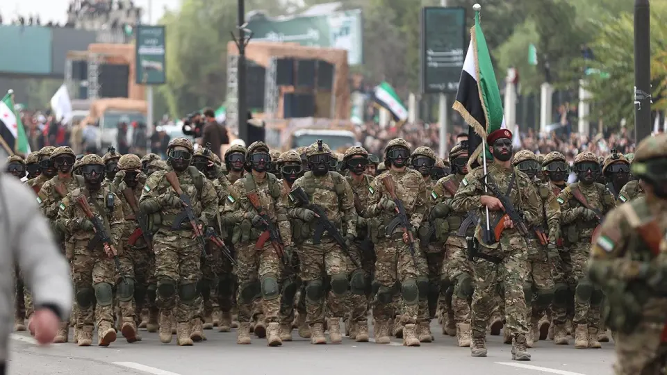 Irak Başbakanı Zeydi, üst düzey heyetle Suriye’ye gitti Irak Başbakanı Zeydi, üst düzey heyetle Suriye’ye gitti