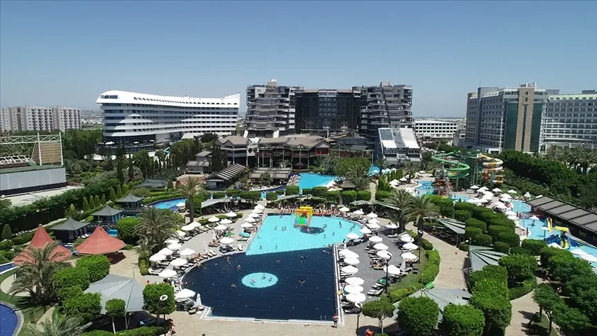 Marmaris’e MSC Divina kruvaziyeriyle 3 bin 705 turist geldi Marmaris’e MSC Divina kruvaziyeriyle 3 bin 705 turist geldi