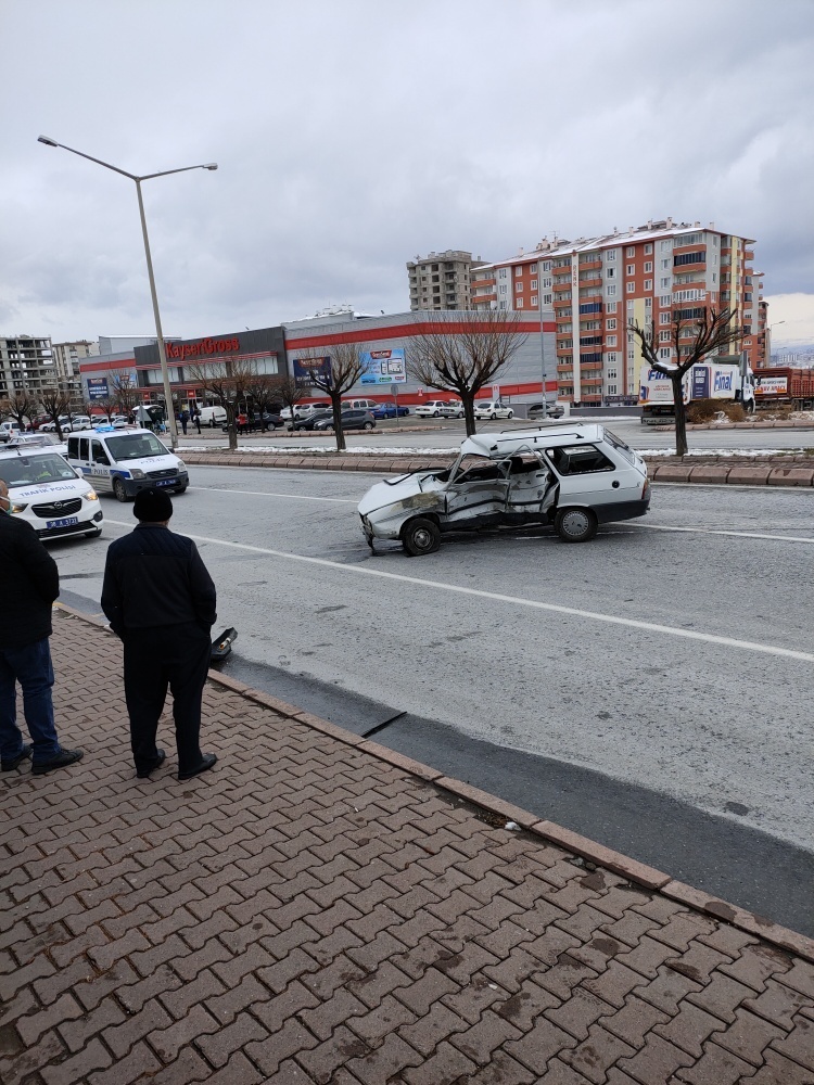 kayseri erkilet bulvarinda trafik kazasi kayseri canli gaste haberler