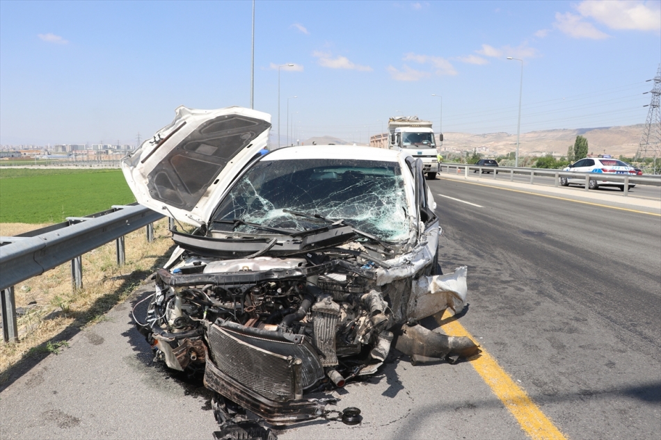 kayseri kuzey cevreyolunda trafik kazasi 5 yarali kayseri canli gaste haberler